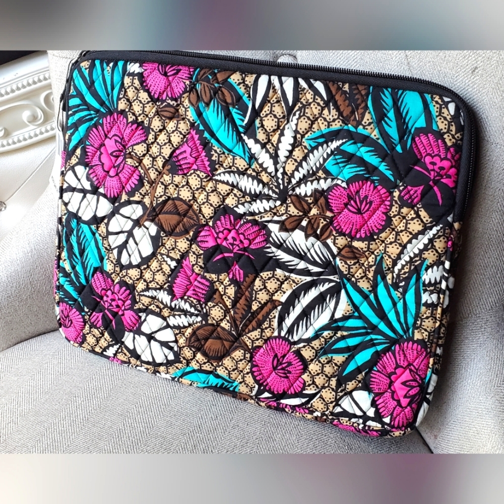 Vera Bradley Laptop Zipper Storage NWT New With Tags